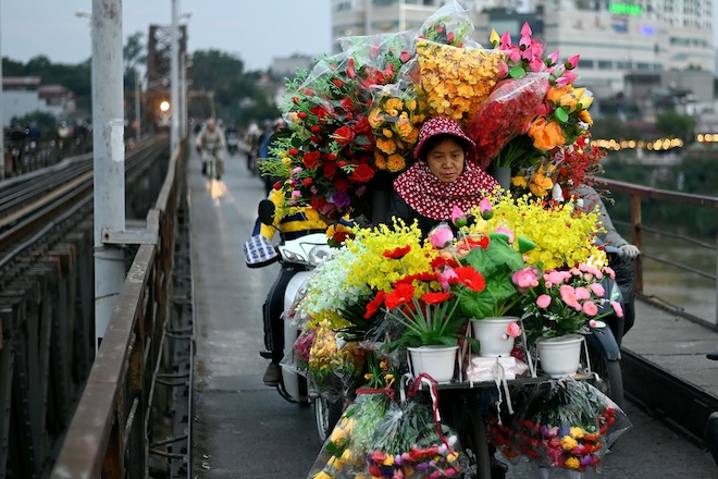 Moody's Raises Vietnam Outlook to Positive on Fiscal Vigor