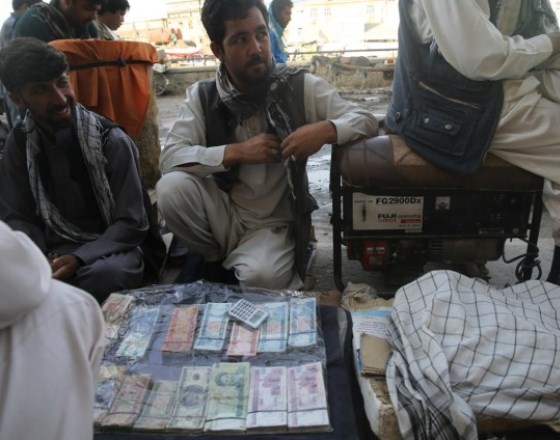Afghan currency dip exposes aid-addicted economy