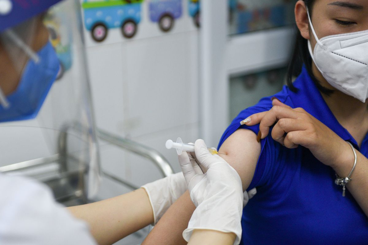Vietnam to set up $1.1 bln COVID-19 vaccine fund