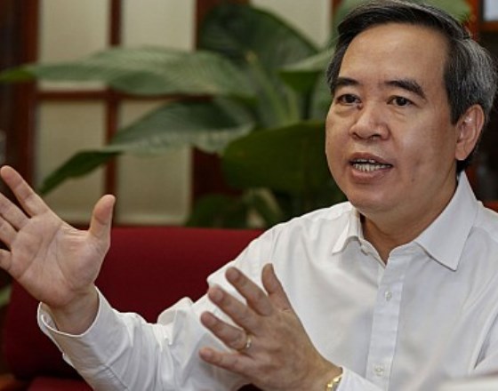 Vietnam to set negative interest for dollar deposits: cbank governor